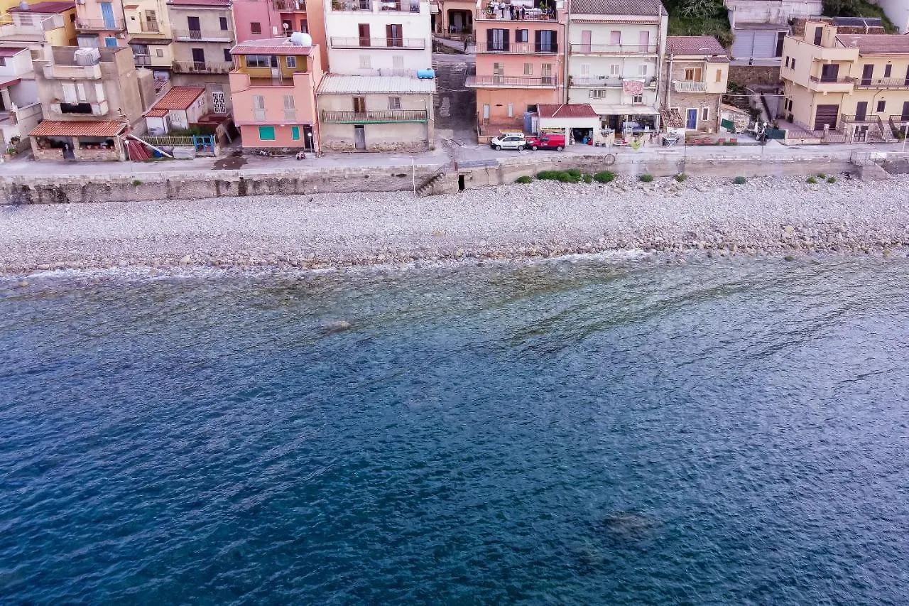 Casa Caronia Marina Near Cefalu Holiday home